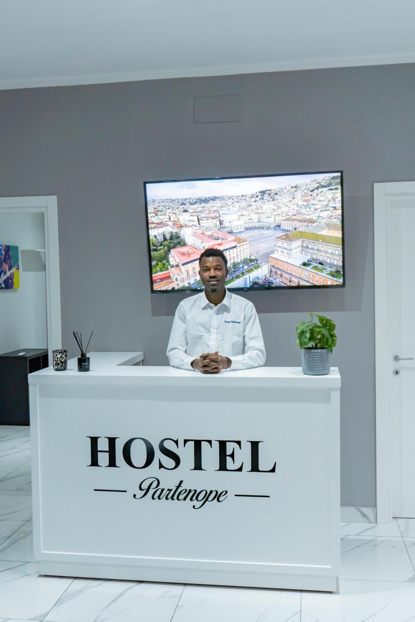 Hostel Partenope Napoli Eksteriør billede
